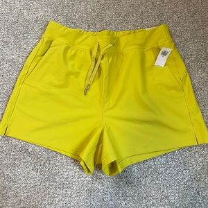 NWT Old Navy Athletic Shorts - High-Rise, 3” inseam, size M